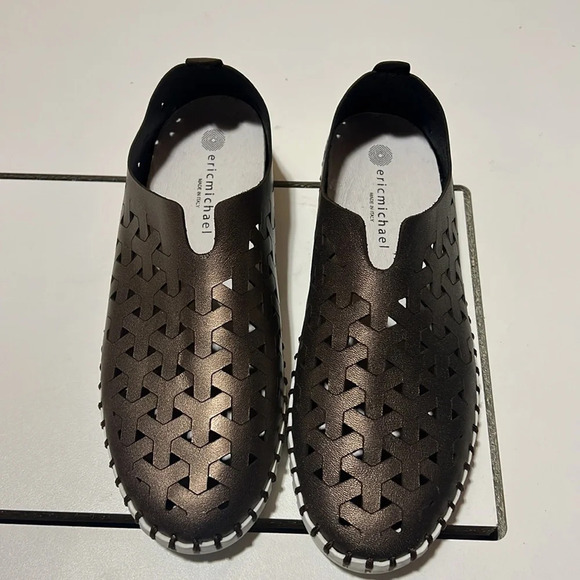 ERIC MICHAEL WOMEN INEZ LEATHER SLIP-ON FLAT COMFORT SHOES. Size 5.5 - Picture 3 of 5